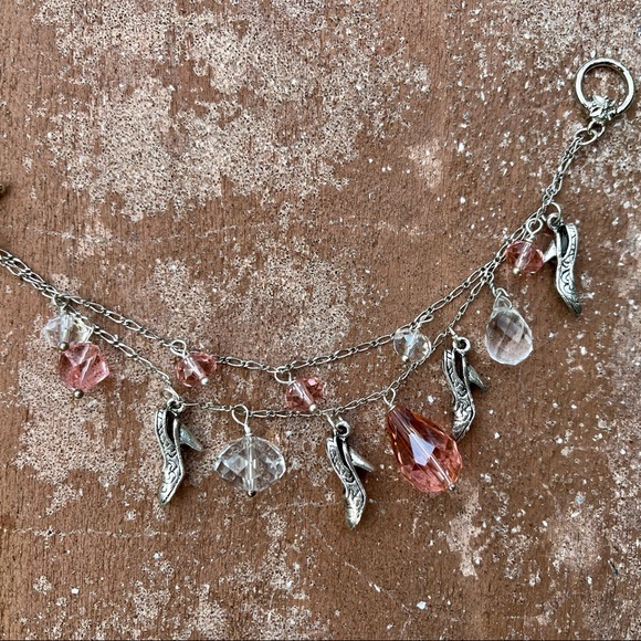 NWT DOUBLE STRAND CHARM BRACELET IN TONES OF BLUSH ROSÉ CRYSTALS & SILVER SHOES - Picture 10 of 16